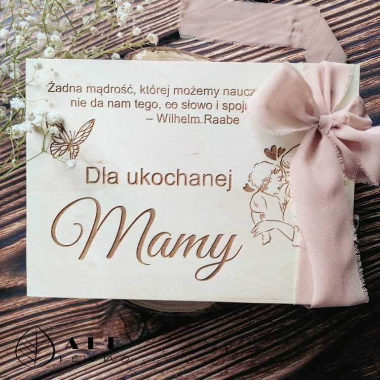 Drewniana skrzynka wspomnień dla Mamy ze wstążką