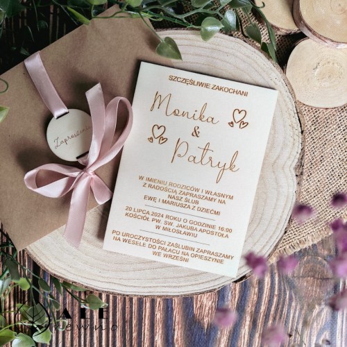Drewniane zaproszenie ślubne z grawerem