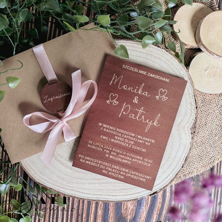 Drewniane zaproszenie na ślub personalizowane z grawerem
