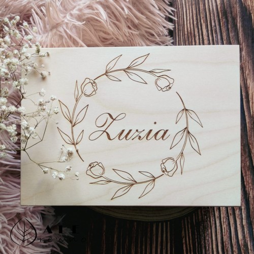 Drewniane pudełko na skarby z przegródkami