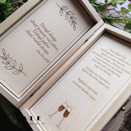 Drewniane pudełko na pieniądze ślubne z motywem kłosów