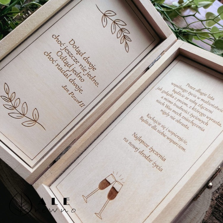 Drewniane pudełko na pieniądze ślubne z motywem kłosów