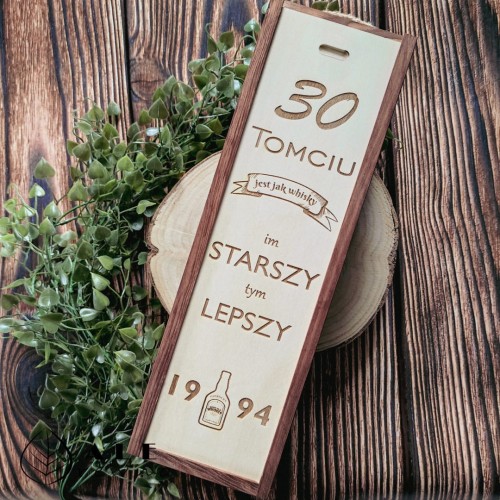 Drewniana skrzynka na alkohol whisky urodziny