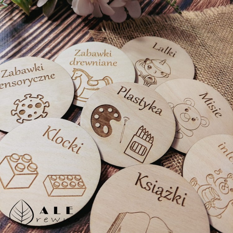 Drewniane tabliczki plakietki na pudełko, organizer dla dziecka
