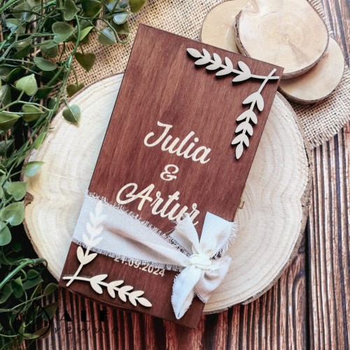 Drewniane pudełko na ślub z życzeniami brązowe