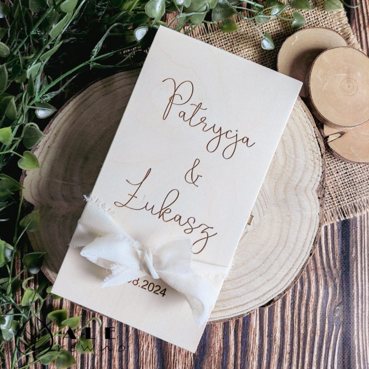 Drewniane pudełko na pieniądze ślubne