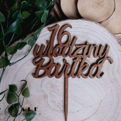 Personalizowany drewniany topper urodzinowy
