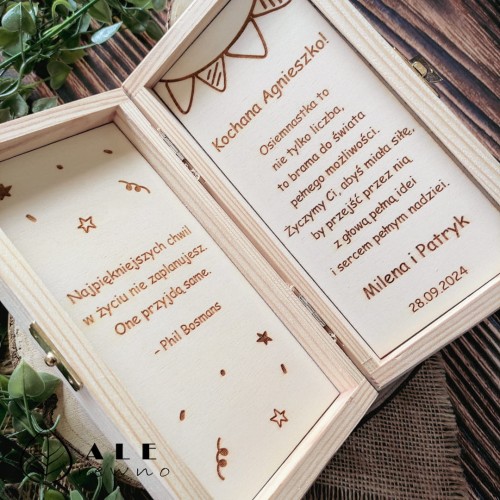 Drewniane pudełko z personalizacją na 18 urodziny