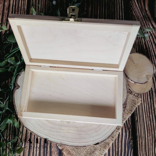 Drewniane pudełko na pieniądze dla dziecka