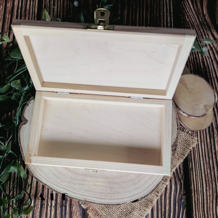 Drewniane pudełko na pieniądze dla dziecka