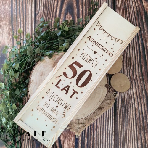 Drewniana skrzynka personalizowana na prezent