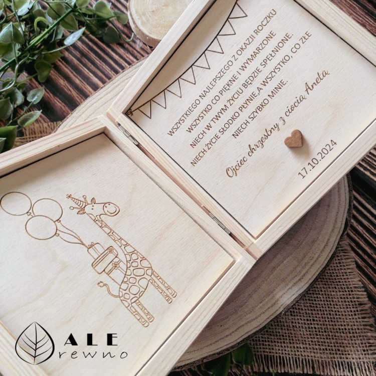 Drewniane pudełko na pieniądze personalizowane