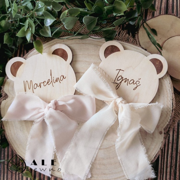 Drewniana tabliczka z imieniem dziecka personalizowana