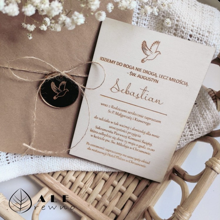 Drewniane zaproszenie na Komunie Święta personalizowane