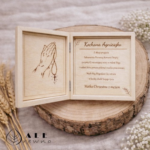 Drewniane pudełko na Komunię z życzeniami Kłos-1.jpg