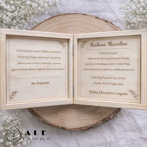 Drewniane pudełko na Komunię z życzeniami Kłos-8.jpg