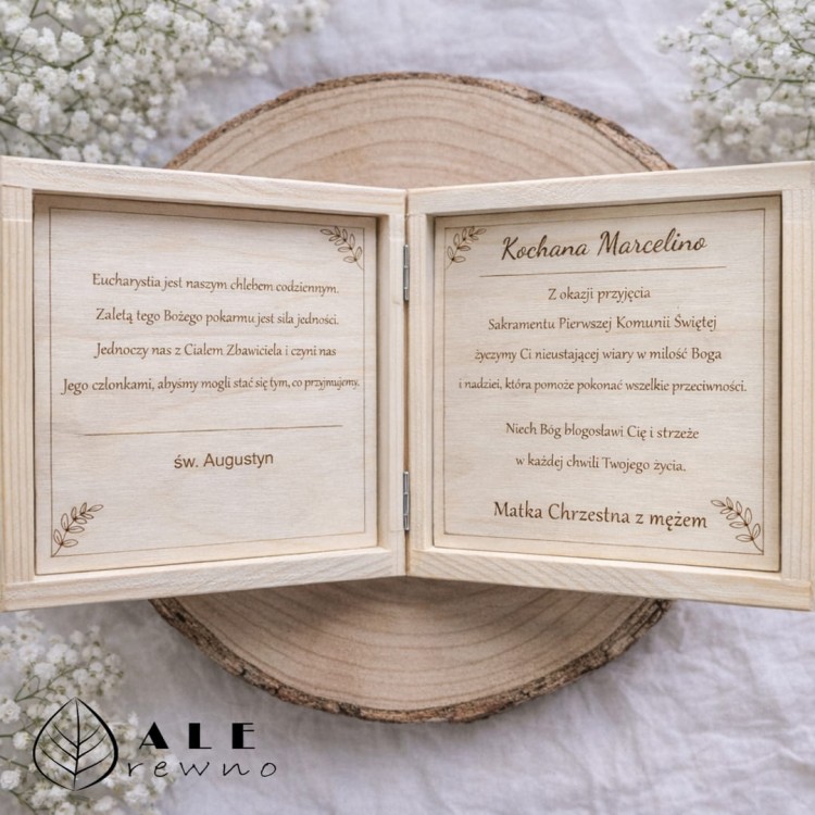 Drewniane pudełko na Komunię z życzeniami Kłos-8.jpg