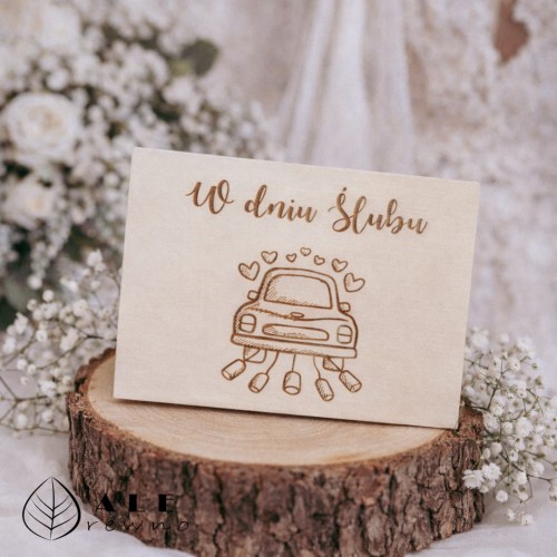 Drewniana kartka z życzeniami na ślub auto
