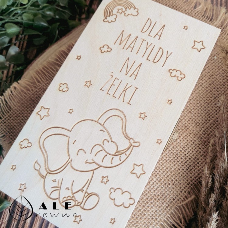 Drewniane pudełko na urodziny dziecka